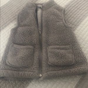Old Navy little girl’s size 3t grey fleece vest